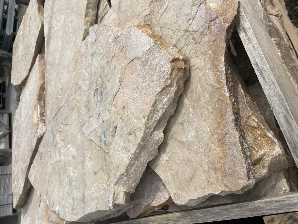 Lauze Quartzite type Begur